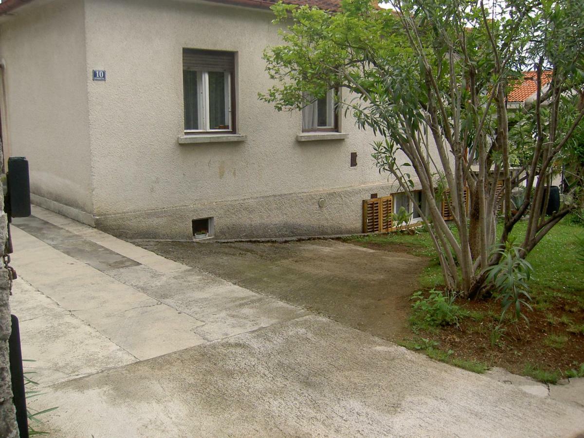 Apartman Thea Lägenhet Opatija Exteriör bild