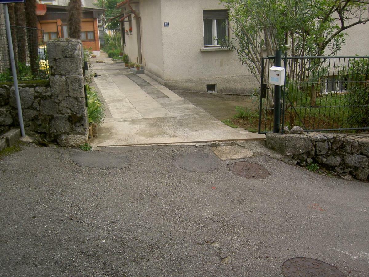 Apartman Thea Lägenhet Opatija Exteriör bild